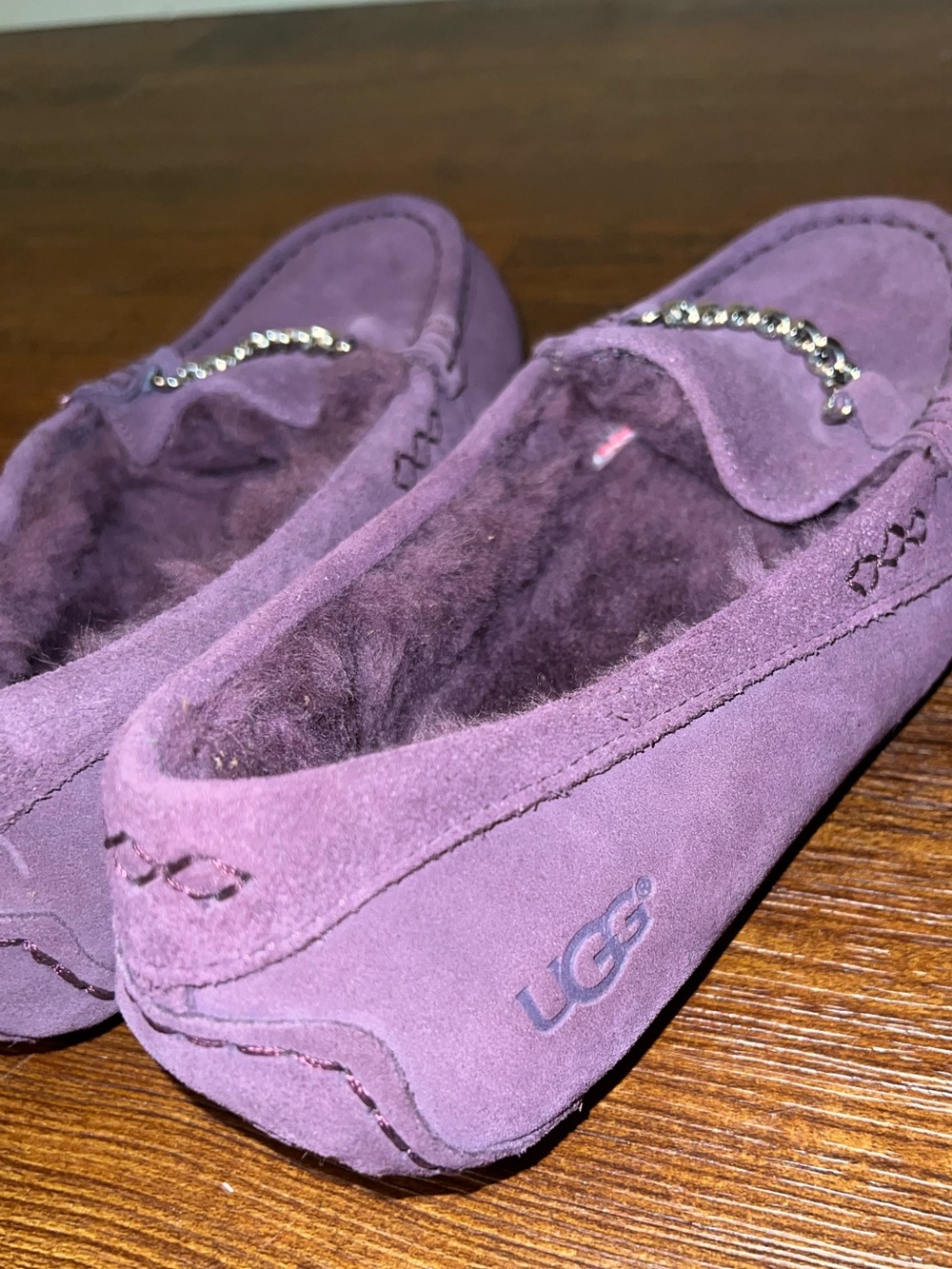 UGG Australia Purple Ansley Suede Fuzzy Moccasin Chain Link Slippers Size 7 - Picture 5 of 9